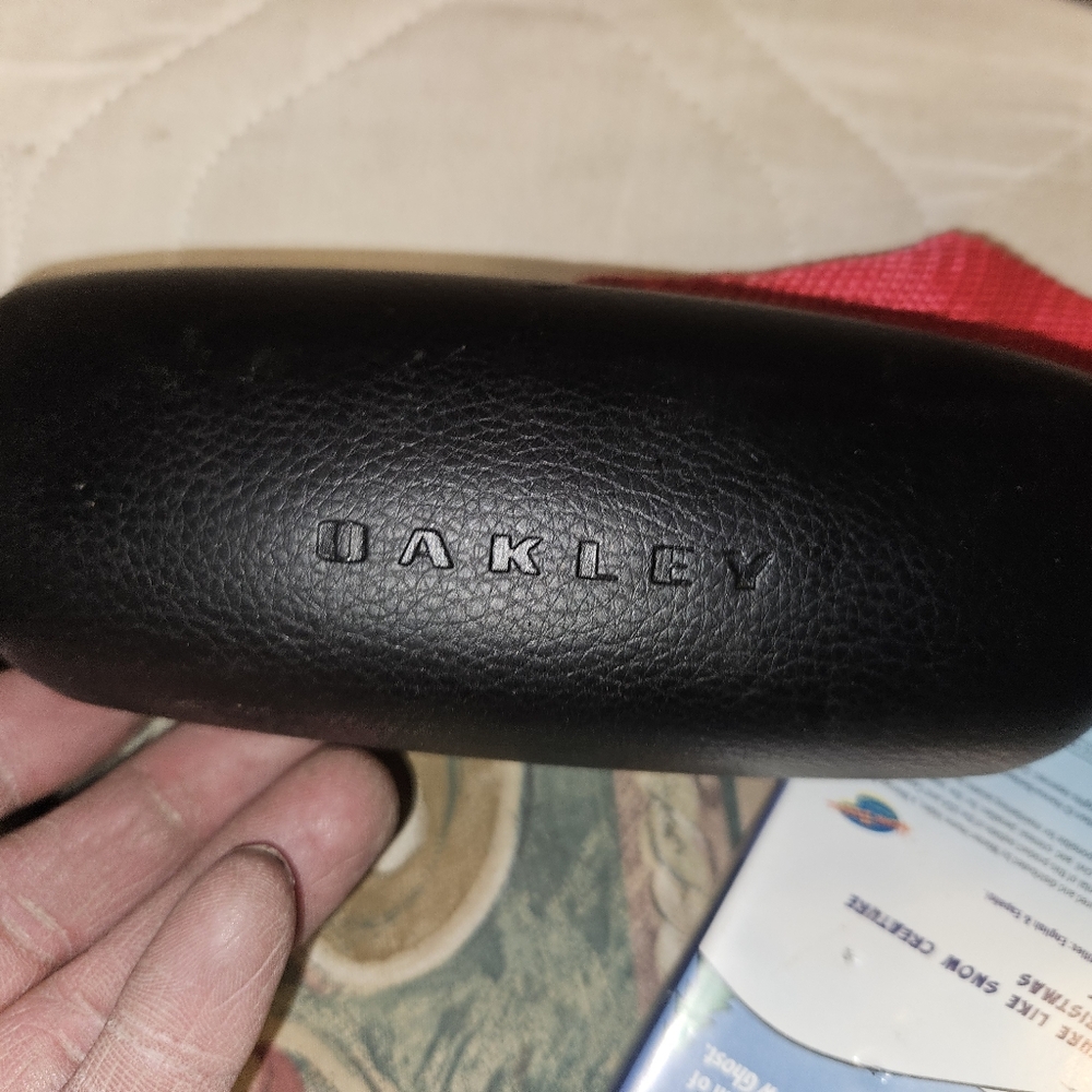 Oakley Glasses Case With Satchel